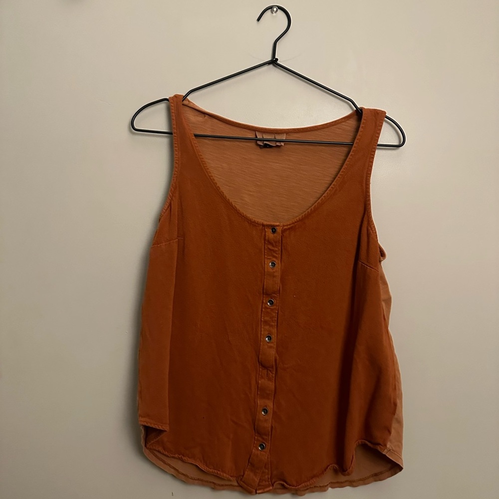 Universal Thread Plain Button Front Top